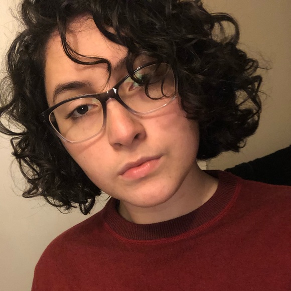 Meet your Posher, Estefania - Picture 3 of 6